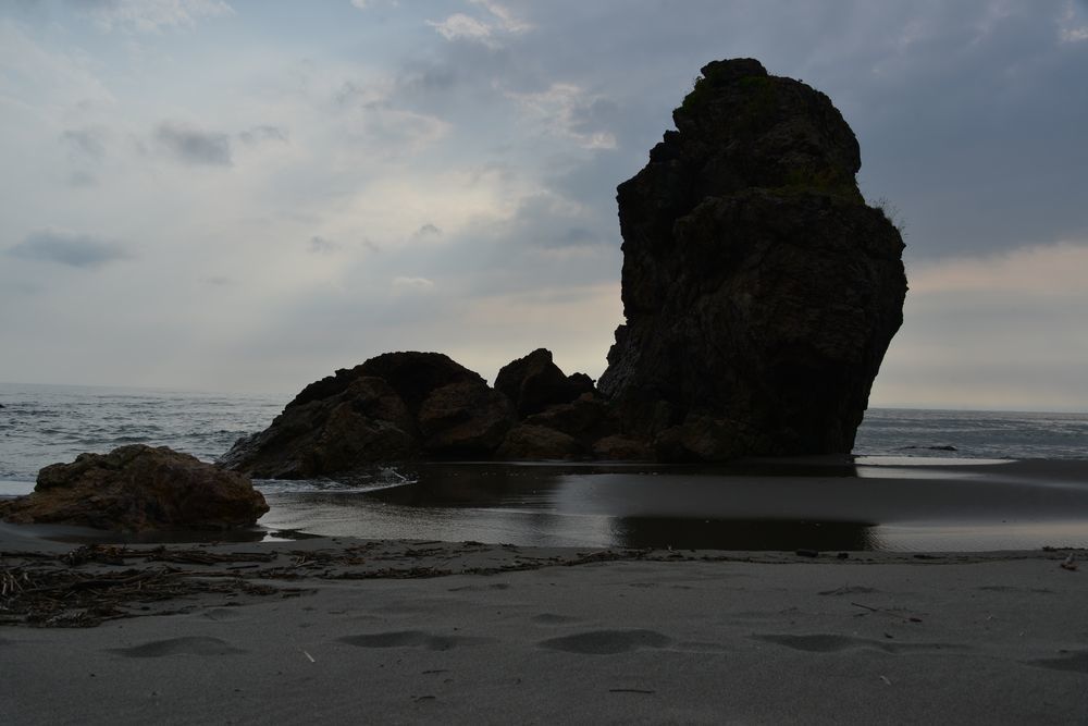 砂浜の岩－５