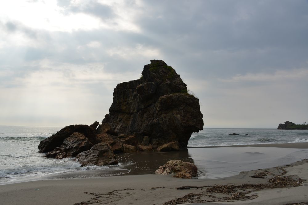 砂浜の岩－６