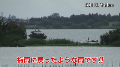 山ノ下湾から眺めた琵琶湖南湖!! 雨でもボートががんばってますよ〜 #今日の琵琶湖（YouTubeムービー 22/07/04）