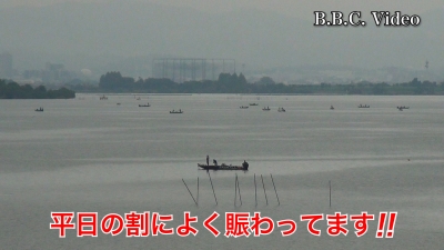 曇天微風でベタナギの琵琶湖南湖!! 釣り中のボートがパラパラ見えます #今日の琵琶湖（YouTubeムービー 22/09/28）