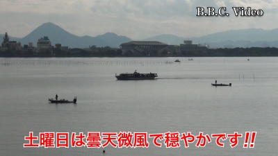 土曜日の琵琶湖南湖は曇天微風のベタナギ!! 湖上はボートが増えて賑やかです #今日の琵琶湖（YouTubeムービー 22/11/05）