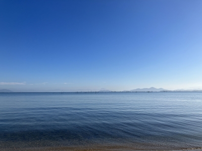 真野浜から眺めた琵琶湖北湖は快晴微風でベタナギのものすごくいい天気です（10月14日8時20分頃）