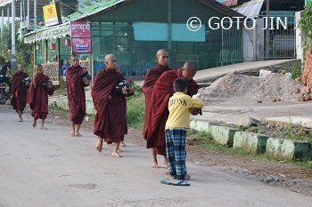 「ミャンマー（ビルマ）写生旅行」2014年