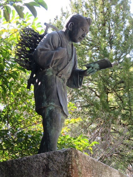 二宮金次郎銅像