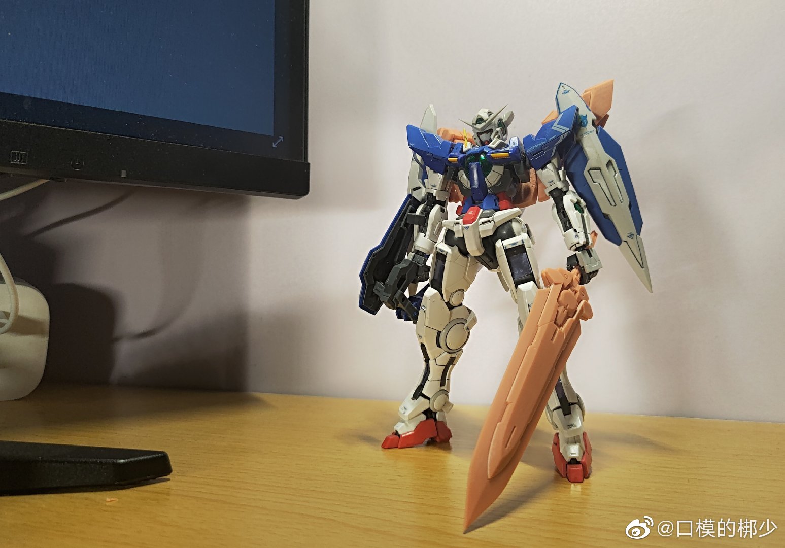 G946_RG_Gundam_Devise_Exia_001.jpg
