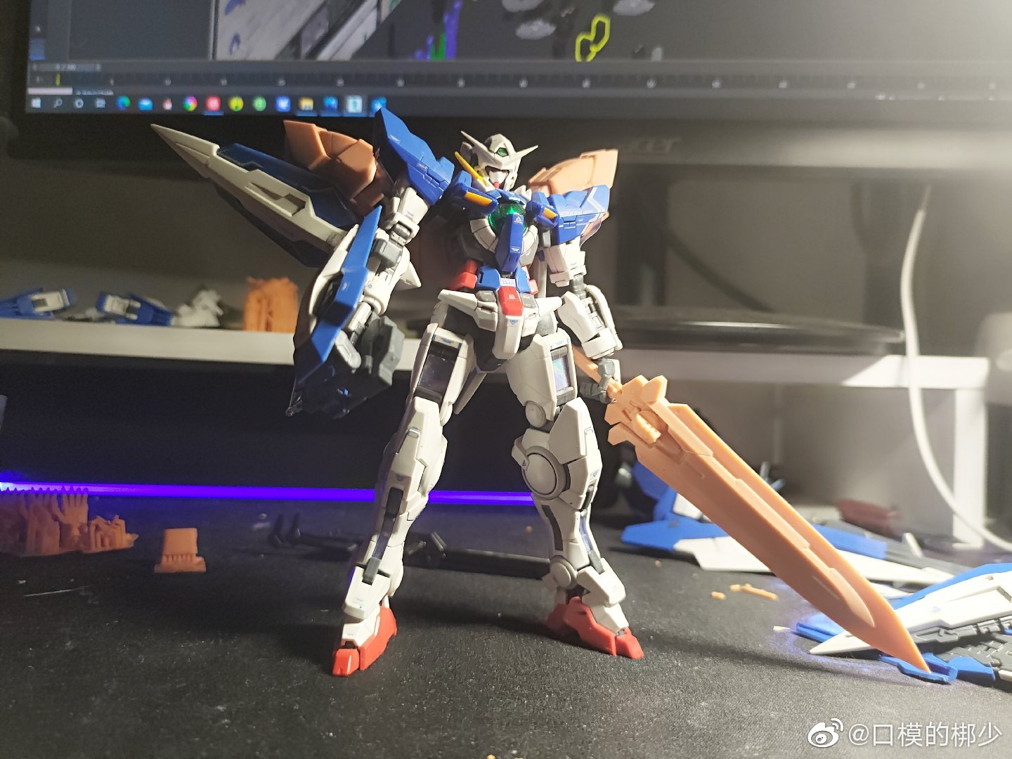 G946_RG_Gundam_Devise_Exia_011.jpg
