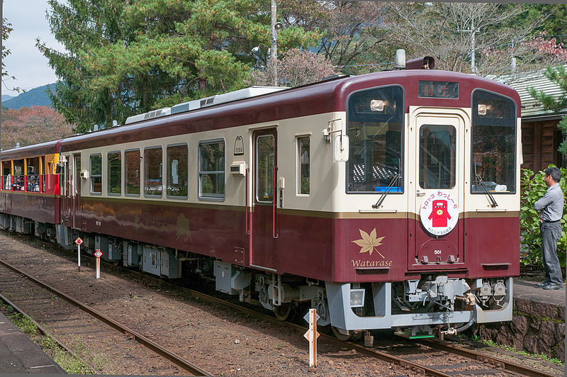 800px-Watarase-Keikoku-Railway-WKT501.jpg