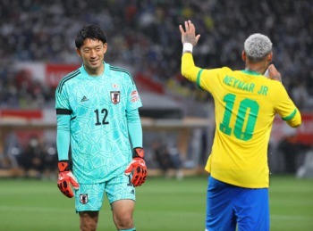 Gonda on against Brazil The fact that Japanese people are wearing Brazil’s kit at Japan’s home game