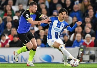 Brightons Japanese midfielder Kaoru Mitoma made a positive impact from the bench in the Premier League loss to Tottenham