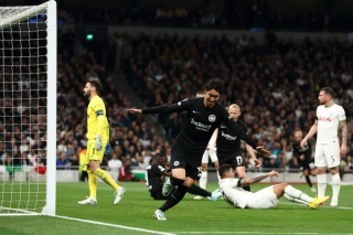 Tottenham 0 - [1] Frankfurt - Daichi Kamada goal