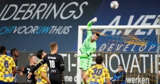 Kagawa zet STVV met olympische goal op weg naar zege tegen matig Charleroi