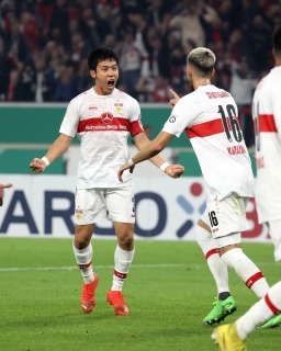 Stuttgart 2-0 Arminia Bielefeld - Wataru Endo goal