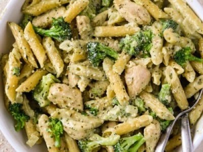 Pesto-Chicken-and-Broccol-Pasta.jpg