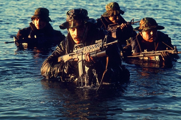 1600px-Navy_SEALs_coming_out_of_water.jpg