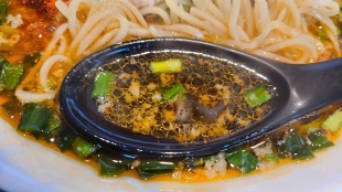 マゼソバ風天　辛汁麺　スープ