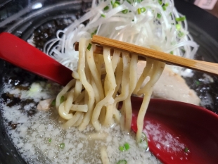 澪　ネギ塩ラーメン　麺