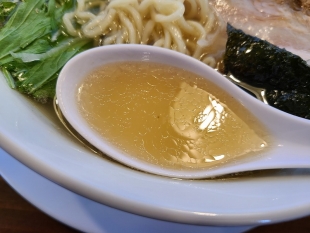 幸　アゴ塩麺　スープ