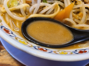 一兆河渡　味噌ラーメン　スープ