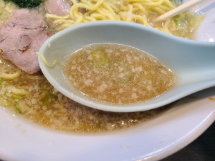 ラーメンショップ糸魚川　ラーメン小　スープ