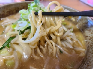 八幡ラーメン　麺