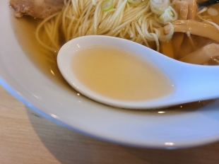 なみ福　ラーメン　スープ