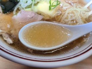 麗人　ラーメン中バターＴＰ　スープ