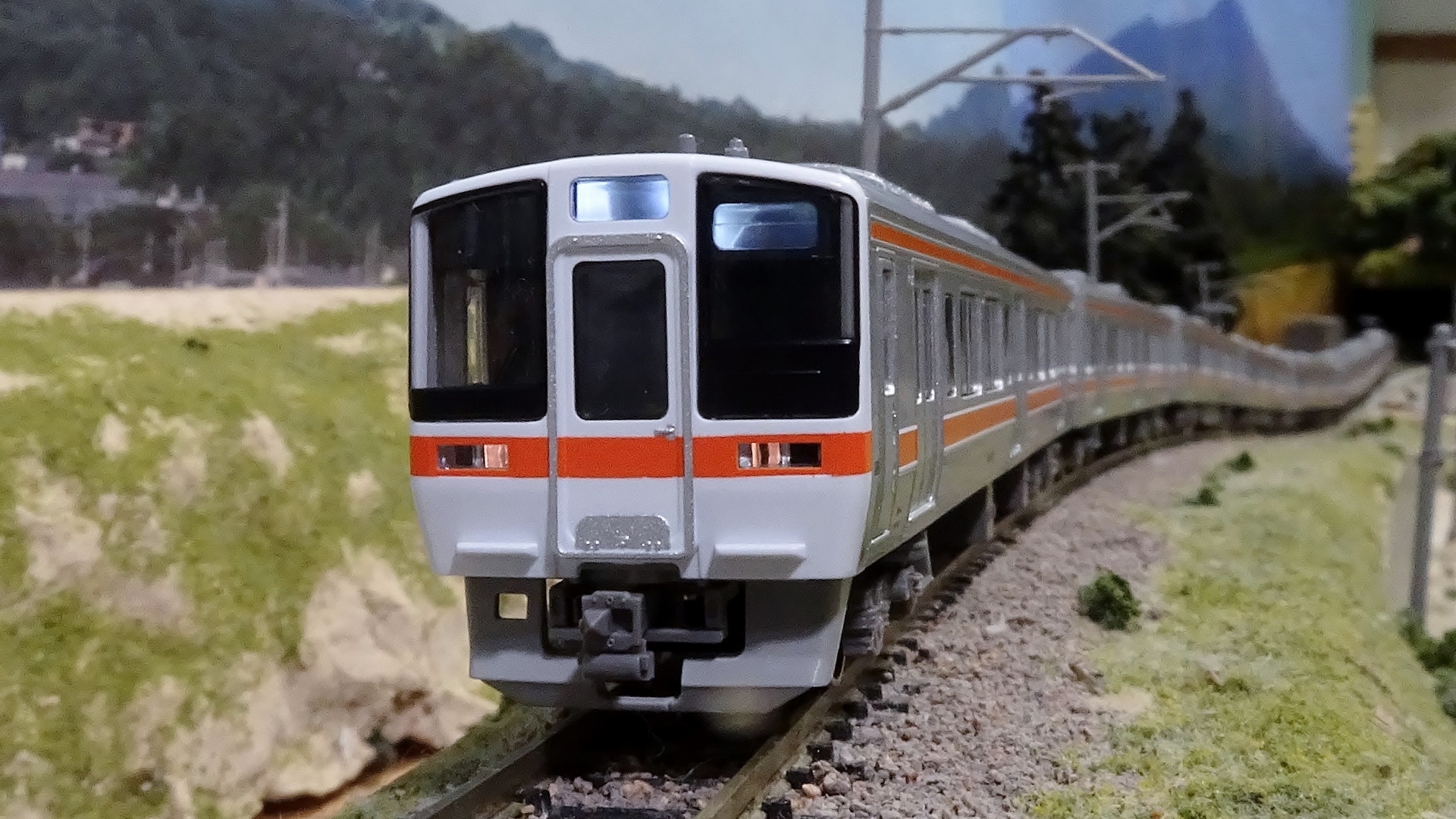 【新車入線】JR311系（2次車）ーマイクロ製と並べてみましたー - ビスタ模型鉄道（エヌゲージ日記）